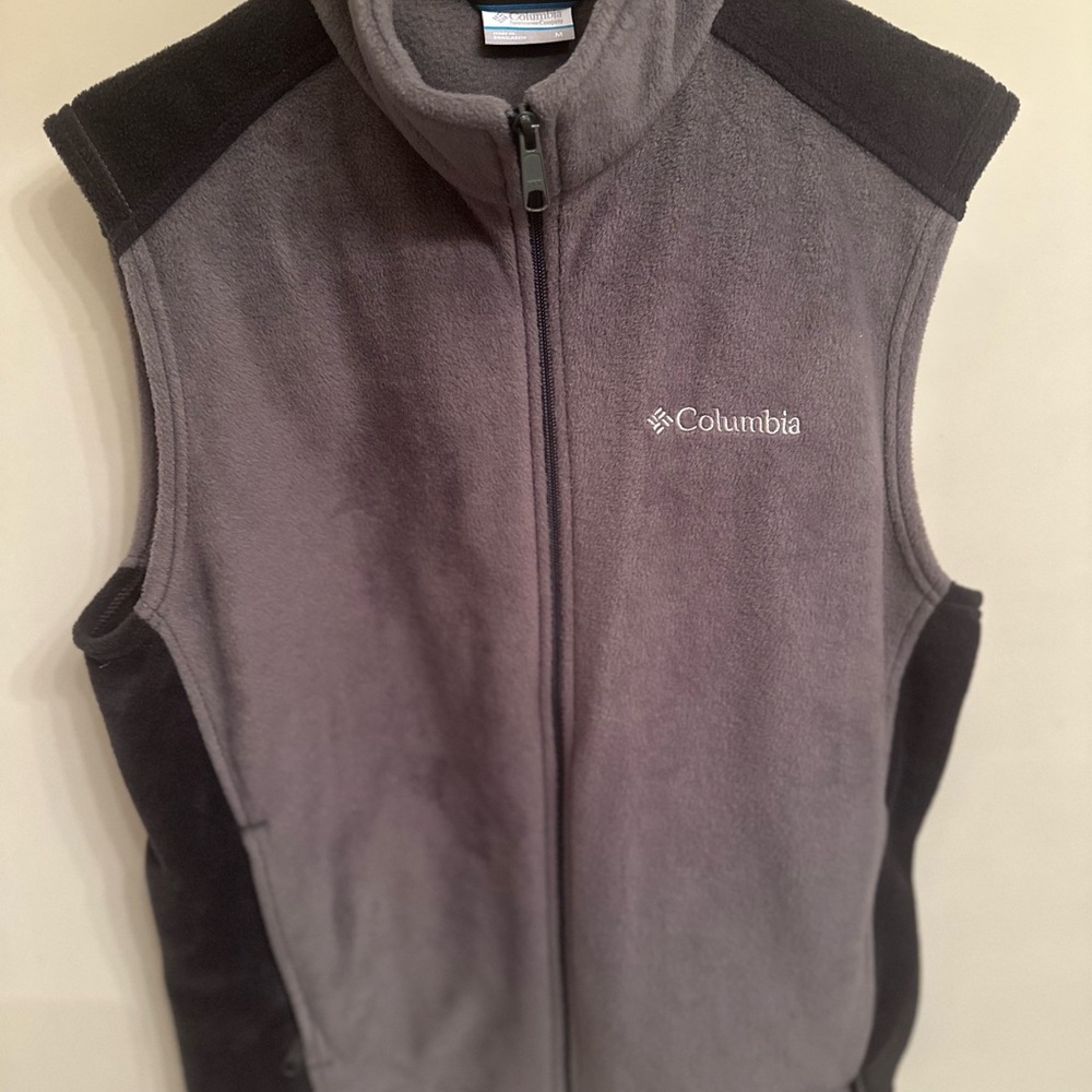 Columbia Gray and Black Fleece Vest